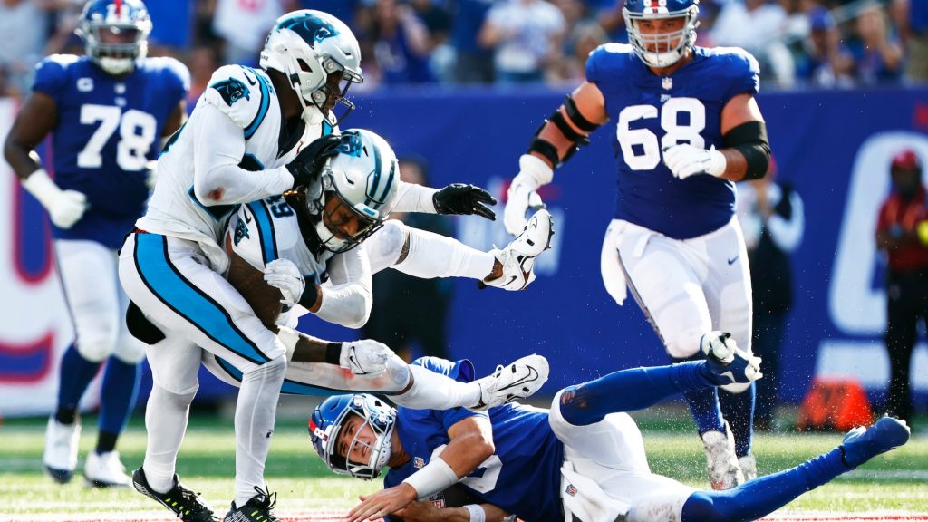 Football fans unable to watch DirecTV’s NFL Sunday Ticket due to the website and app crashing